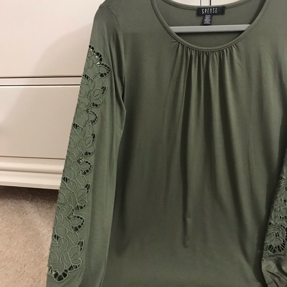 Spense dress with cutwork sleeves - Picture 11 of 11